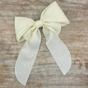 Gently Used Cream Clip Barrett Bow